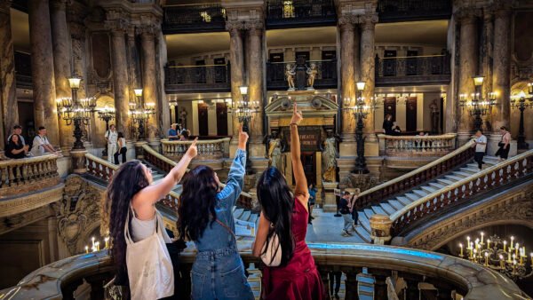 Photos du départ d'un team building culturel à l'Opéra